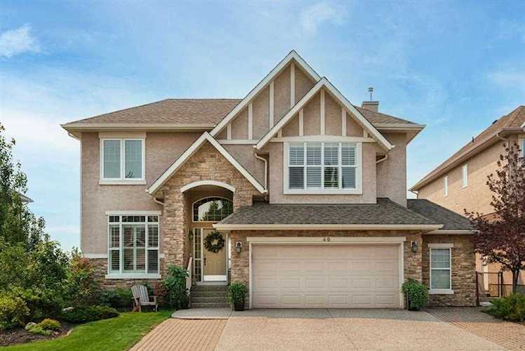 46 Discovery Ridge Heights SW Calgary, AB T3H 5S9
