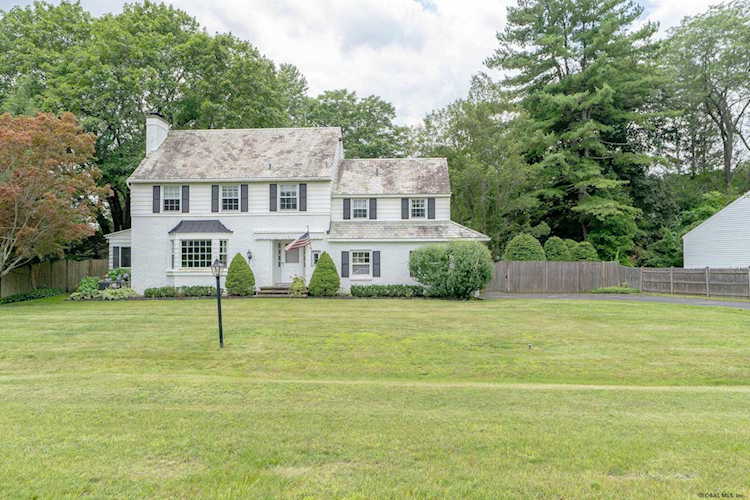 5 Parkway Dr Slingerlands, NY 12159 | MLS 202124313 Photo 1