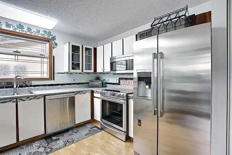104 Falsby Way NE Calgary, AB T3J 1C4