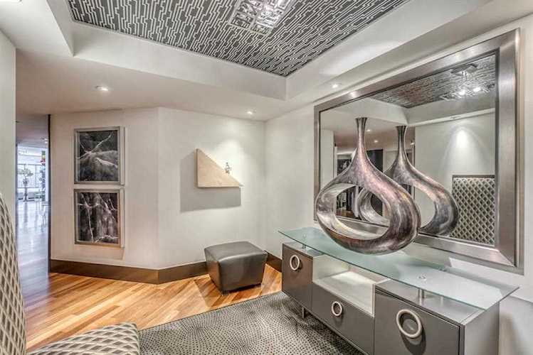 720 13 Ave SW #2120 Calgary, AB T2R 1M5