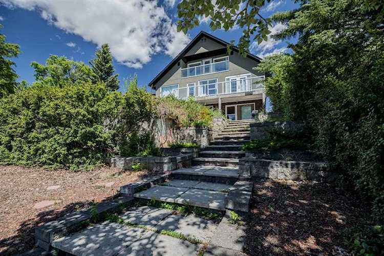5236 23 Ave NW Calgary, AB T3B 1A1