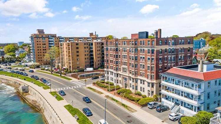 285 Lynn Shore Dr #411 Lynn, MA 01902