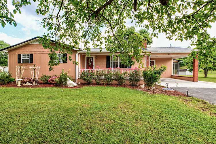 home for sale at 221 Skyview Ln, LaFollette - $270,000 - 1157653 Photo 1