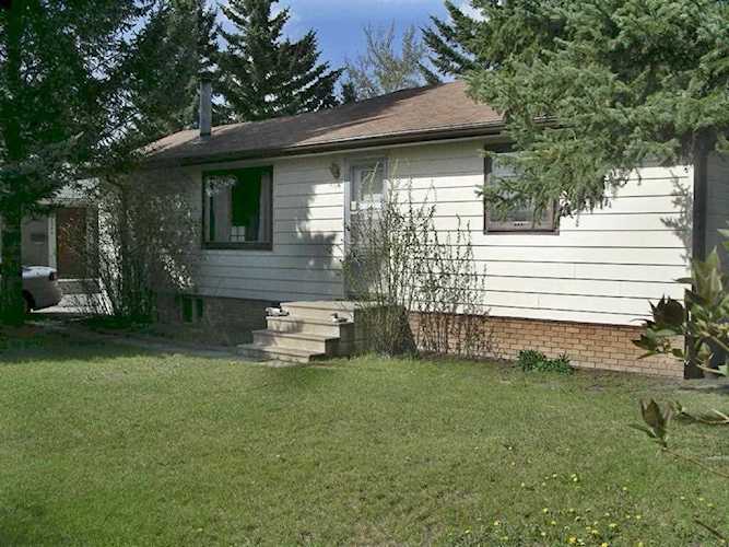 8524 Bowness Rd NW Calgary, AB T3B 0H7