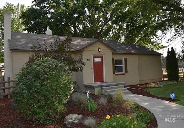 1963 W BEACON LIGHT RD Eagle, ID 83616