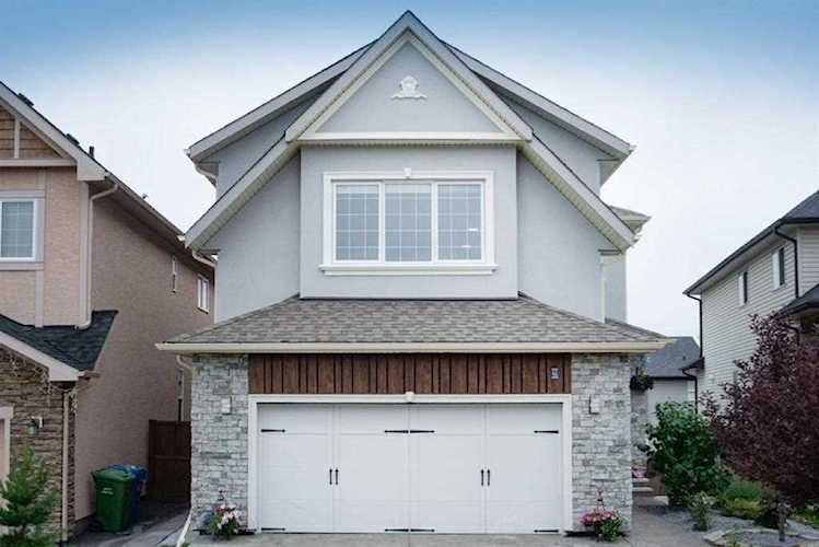 48 Tremblant Terrace SW Calgary, AB T3H 0B9