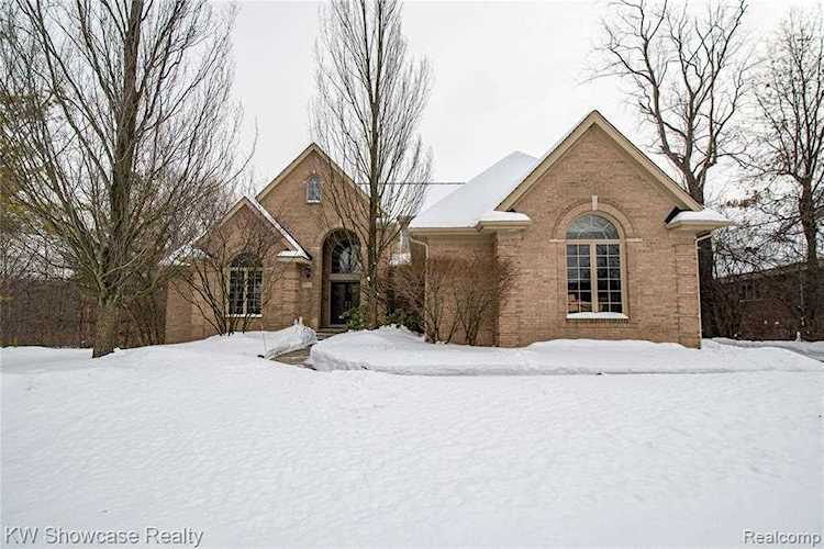 7511 Autumn Hill Dr West Bloomfield Twp, MI 48323