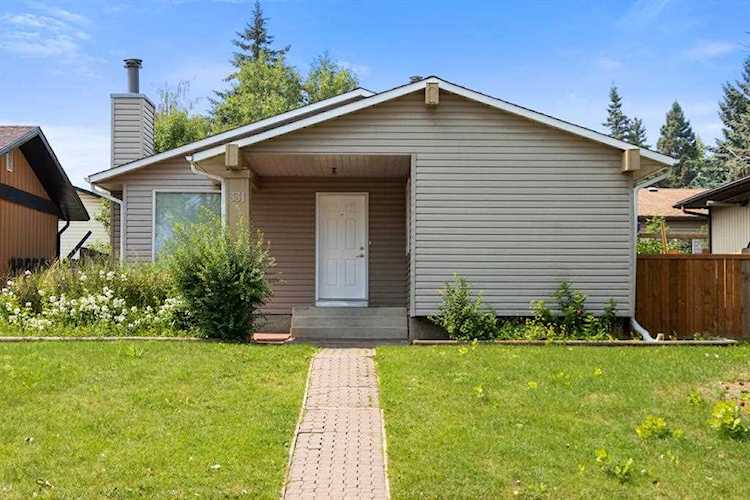 331 Whiteside Rd NE Calgary, AB T1Y 2Z6