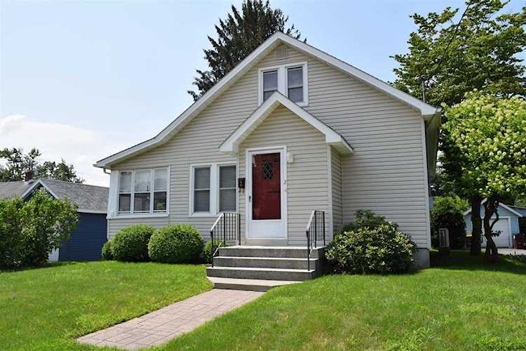 2 Maple Av Colonie, NY 12205 | MLS 202124387 Photo 1