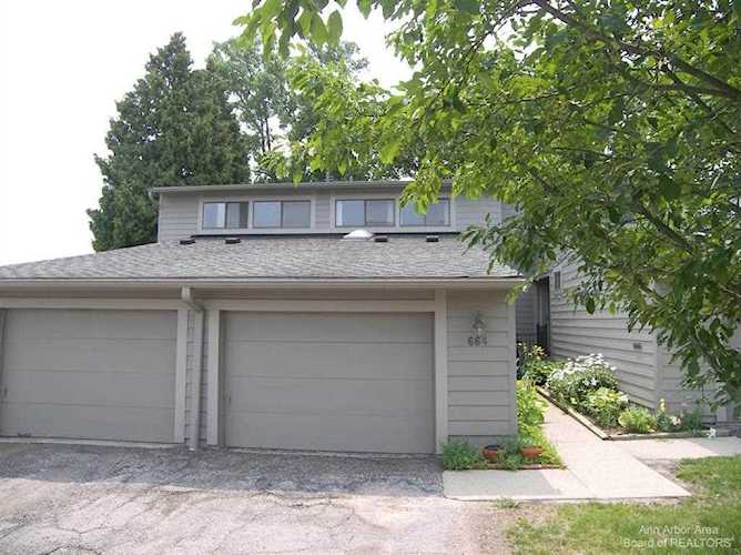 664 Peninsula Ct Ann Arbor, MI 48105 | MLS 543282725 Photo 1