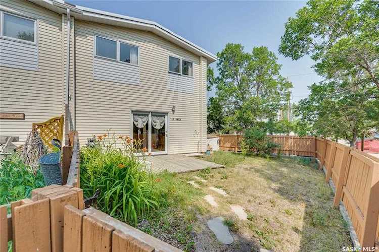 4216 Castle Rd Regina, SK S4S 4W1