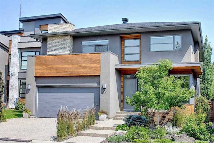 49 Wexford Crescent SW Calgary, AB T3H 0H1