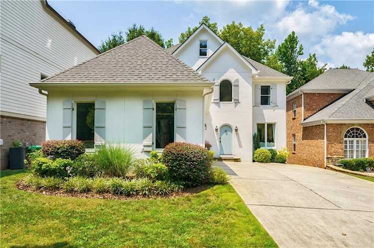 3220 Silver Lake Dr NE Brookhaven, GA 30319