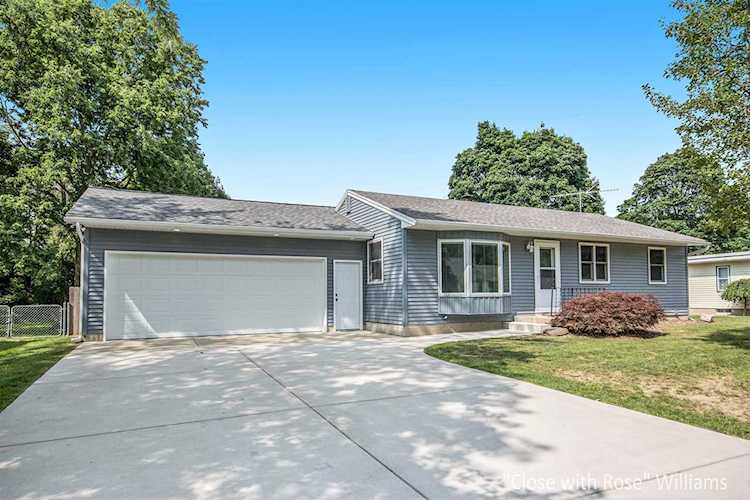 695 SE 66th St Grand Rapids, MI 49548 | MLS 21095388 Photo 1