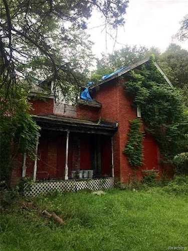 1021 Harding Rochester Hills, MI 48307