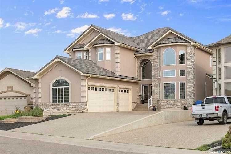8350 Wascana Gardens Way Regina, SK S4V 1E8