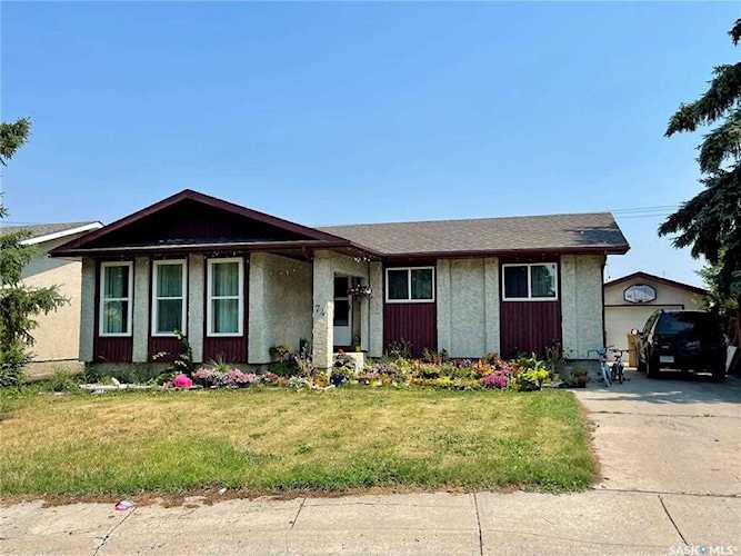 74 Hatton Crescent Regina, SK S4N 5K6