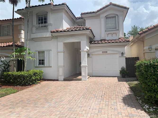 10928 NW 69th St Doral, FL 33178