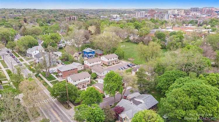 425 S 7th St #1 Ann Arbor, MI 48103