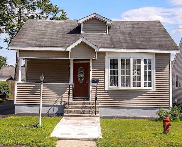816 Ten Eyck Av Schenectady, NY 12303
