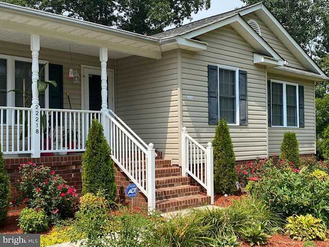 22218 File Rd Bowling Green, VA 22427