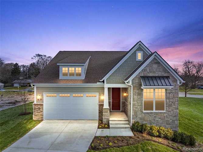 106 Mullberry Lane Rochester Hills, MI 48309