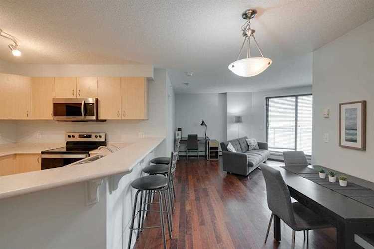 1121 6 Ave SW #705 Calgary, AB T2P 5J4
