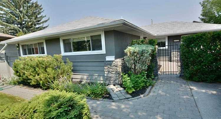 1920 Green Ridge Rd SW Calgary, AB t3e 4b1