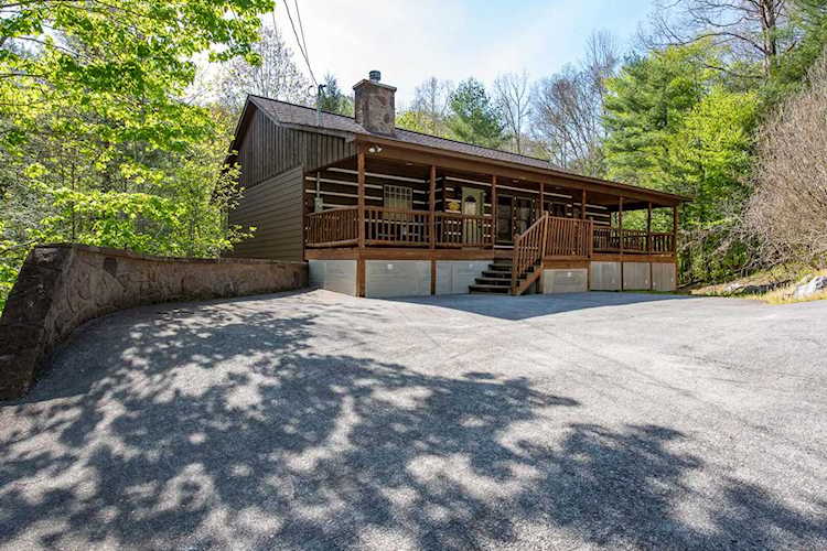 316 Rainbow Circle Townsend, TN 37882