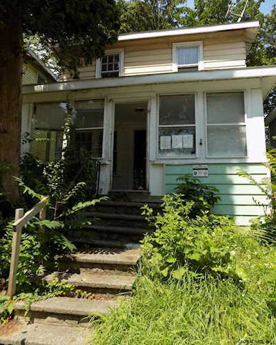 11 Lark St Albany, NY 12210