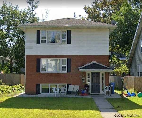 17 Fairlawn Av Albany, NY 12203