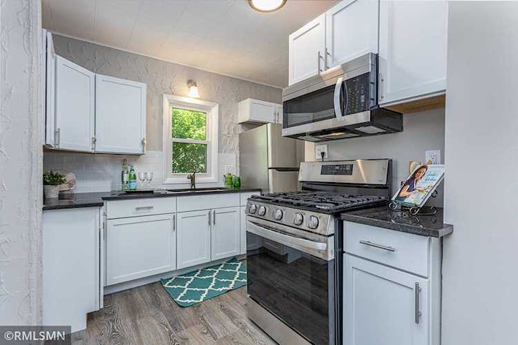 1693 Beech Street Saint Paul, MN 55106