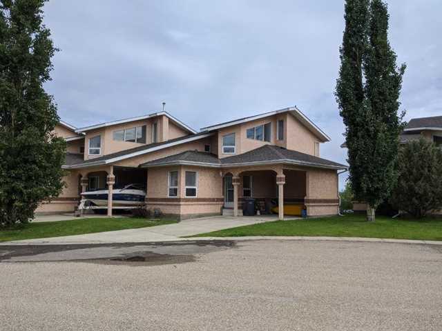 8 Harbour Town Crescent Sylvan Lake, AB T4S 1Y1