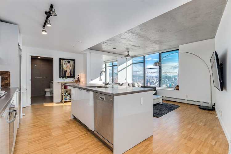 108 W Cordova Street #1603 Vancouver, BC V6B 0G5
