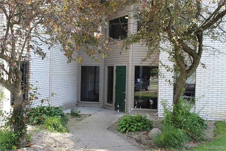 32013 W 12 Mile Rd Unit 311 Farmington Hills, MI 48334 | MLS 2210059995 Photo 1