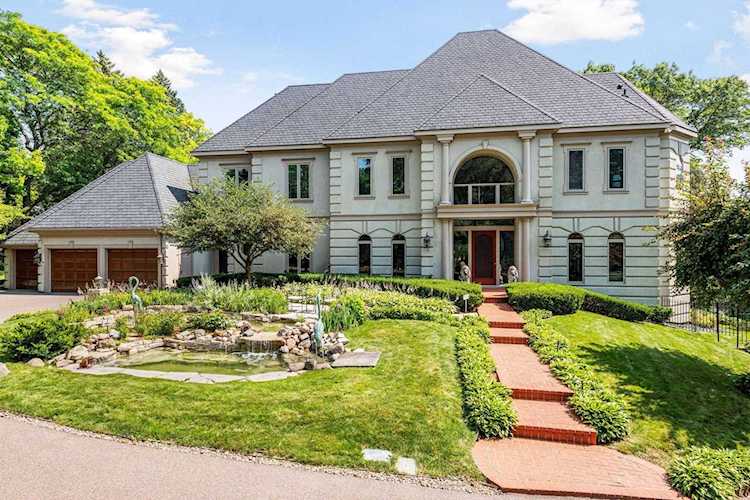 5012 Nob Hill Drive Edina, MN 55439
