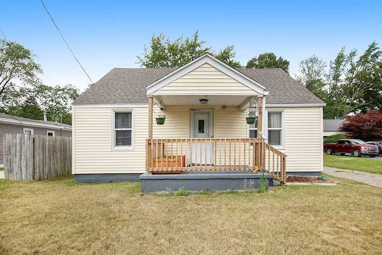 29 SW Marcus St Grand Rapids, MI 49548 | MLS 21079156 Photo 1