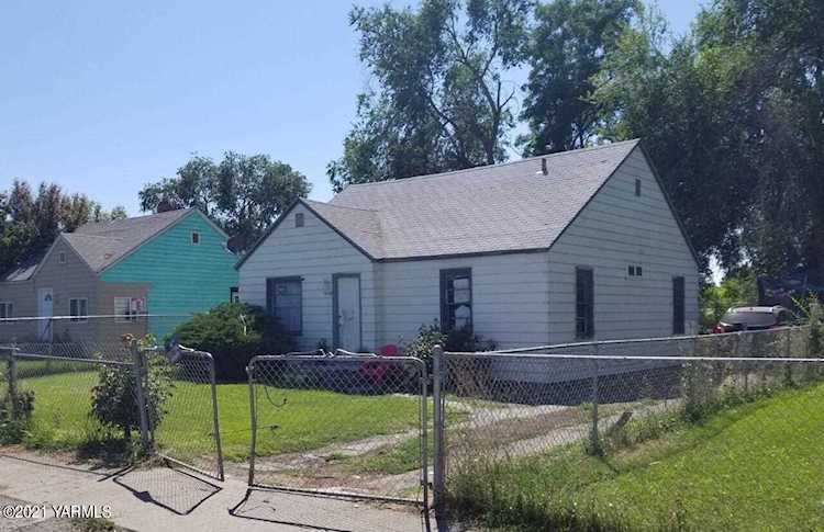1008 S 7th St Yakima, WA 98901 | MLS 21-1842 Photo 1