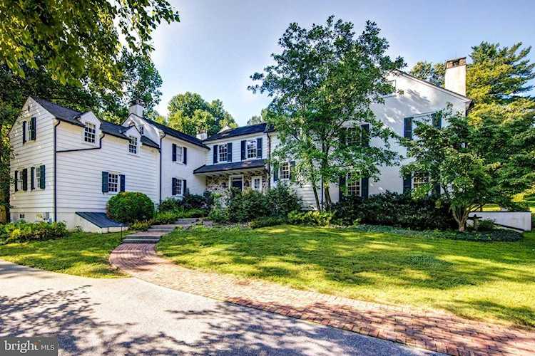 35 Charwynn Ln Malvern, PA 19355