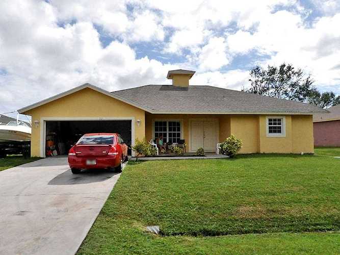 120 SW Grimaldo Terrace Port Saint Lucie, FL 34984 | MLS R10733735 Photo 1