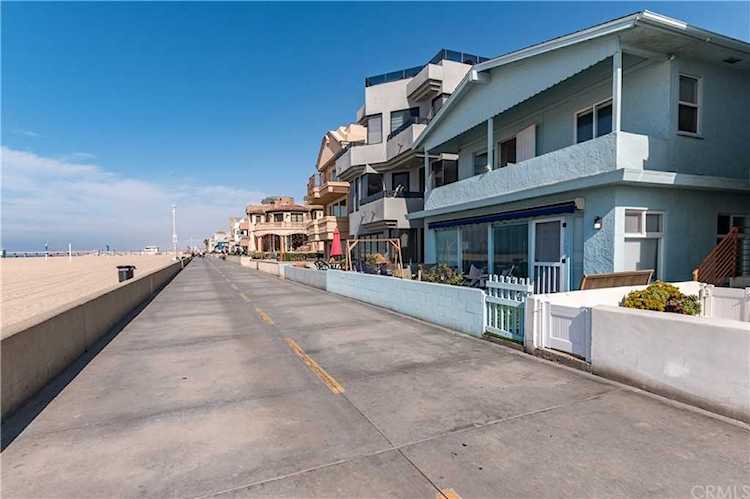 528 The Strand Hermosa Beach, CA 90254 | MLS SB21111518 Photo 1