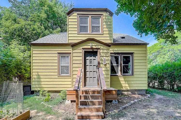 1037 Colne Street Saint Paul, MN 55103