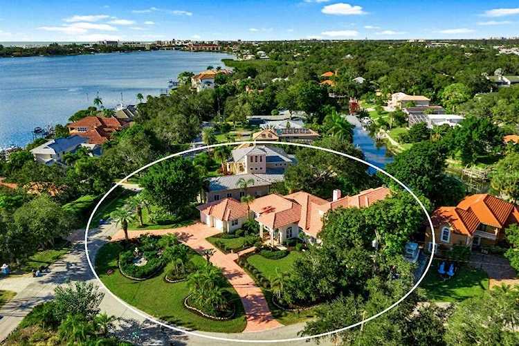1707 Caribbean Dr Sarasota, FL 34231