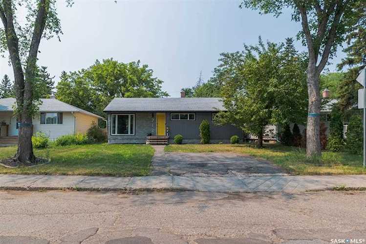 712 Empress St Regina, SK S4T 5C8