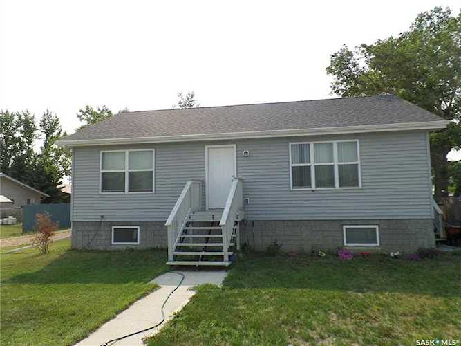332 Brunswick St Pense, SK S0G 3W0
