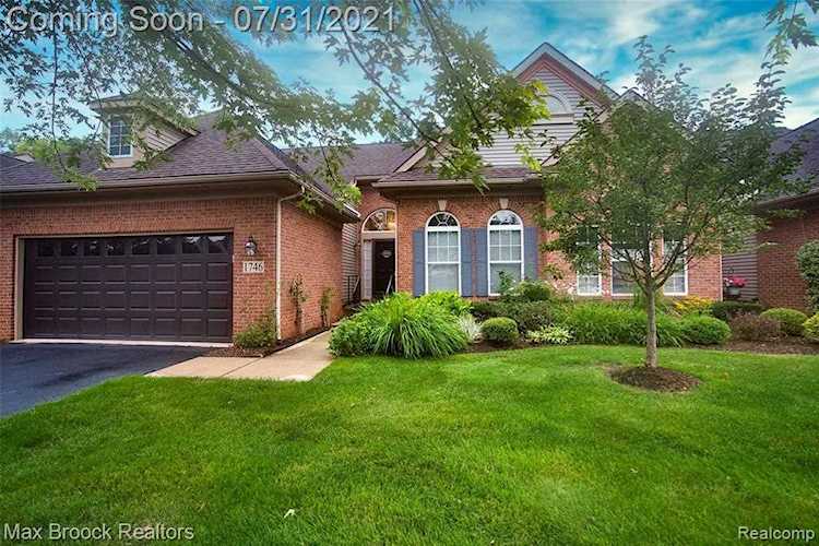 1746 Treyborne Circle Commerce Twp, MI 48390
