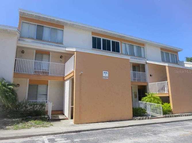 592 100th Ave N #102 St. Petersburg, FL 33702