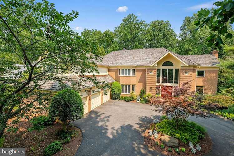 7017 Mountain Gate Dr Bethesda, MD 20817