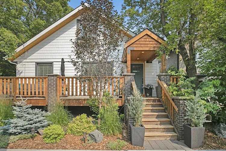 732 14A St SE Calgary, AB T2G 3K8