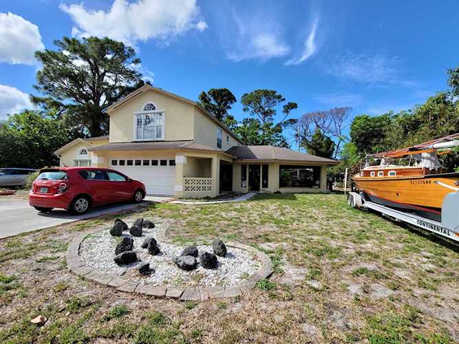 2393 Crawford Court Lake Worth Beach, FL 33462
